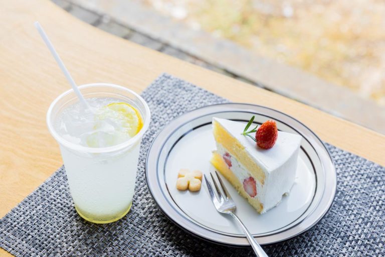 豆cafe Enjyuのショートケーキと甘酒レモンスカッシュ はいしゃの食べ歩き