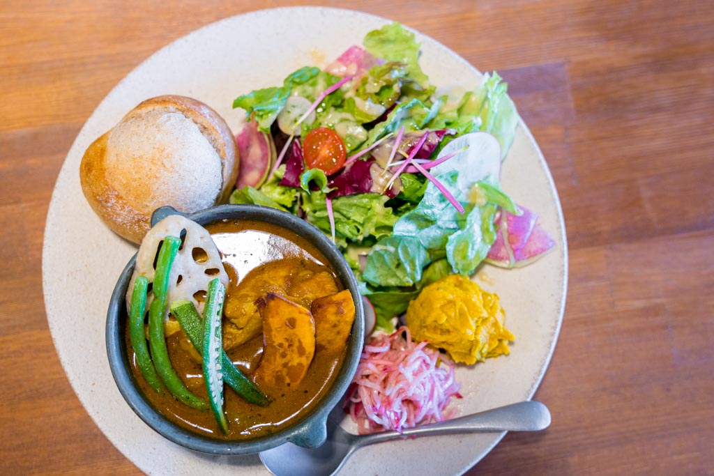 パーラーつばめのカレーとプリン はいしゃの食べ歩き パーラーつばめのカレーとプリン はいしゃの食べ歩き