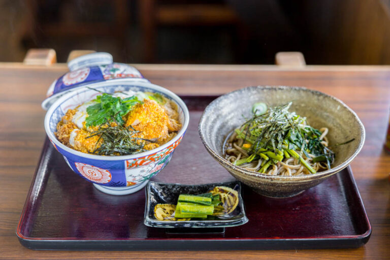 そば茶屋 生島の杜の元祖蕎麦屋のカツ丼と蕎麦│長野を食べ歩き