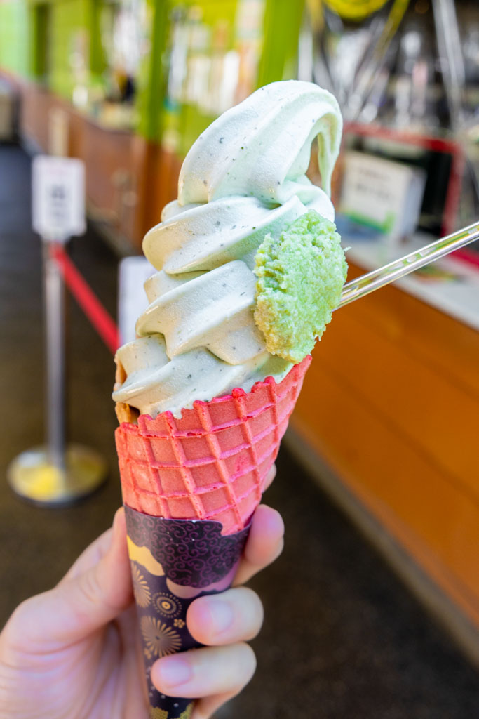 大王わさび農場の大王プレミアム本わさびソフトクリームと夏空フロート│はいしゃの食べ歩き