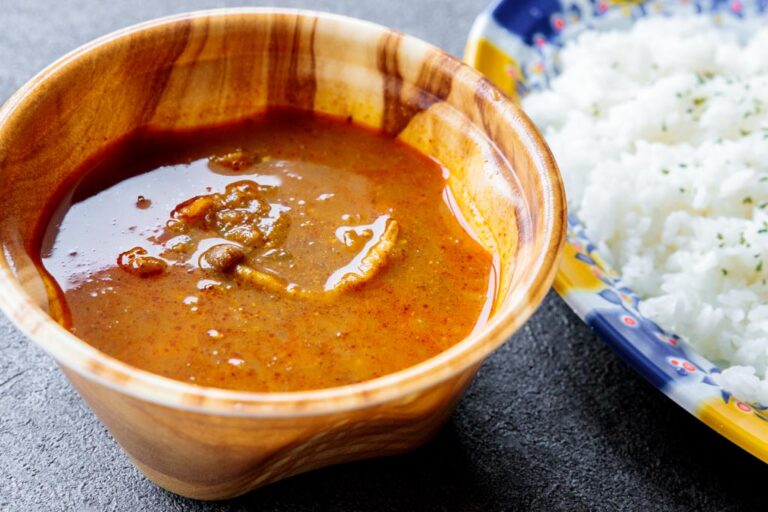 ちょっと辛めのスパイシーカレーの店 横町しまやのスパイスカレー
