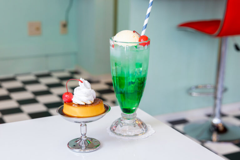 80 S Music Cafe Eightでランチにハンバーグとプリンとクリームソーダを食べてみた はいしゃの食べ歩き