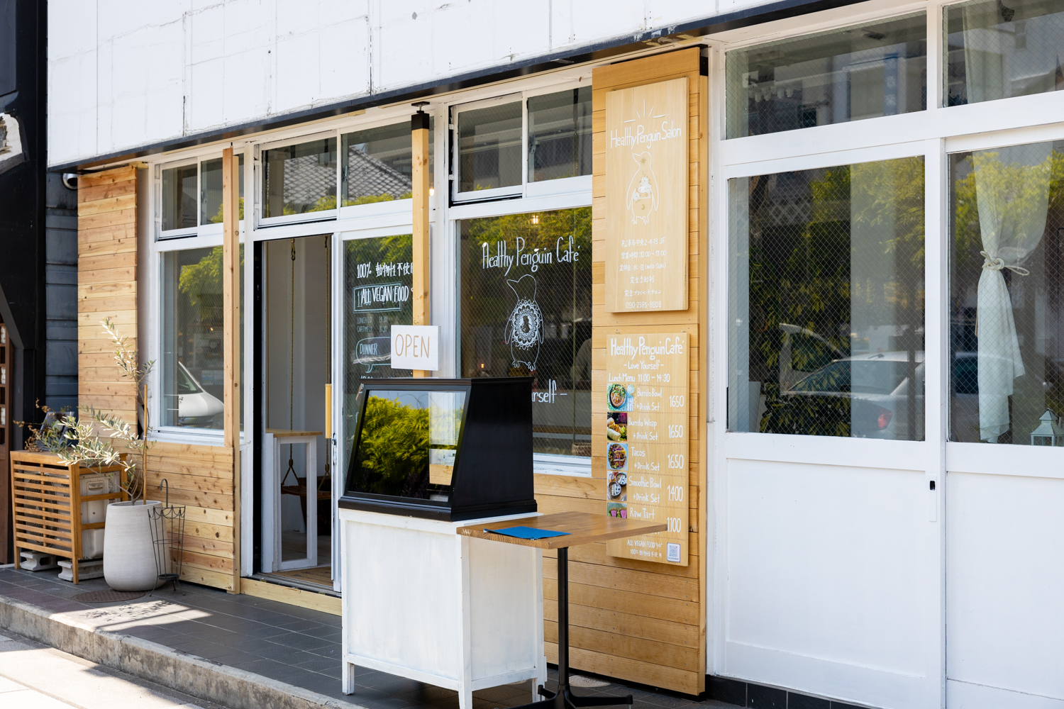 Healthy Penguin Cafe ヘルシーペンギンカフェ でランチにブリトーボウルを食べてみた はいしゃの食べ歩き