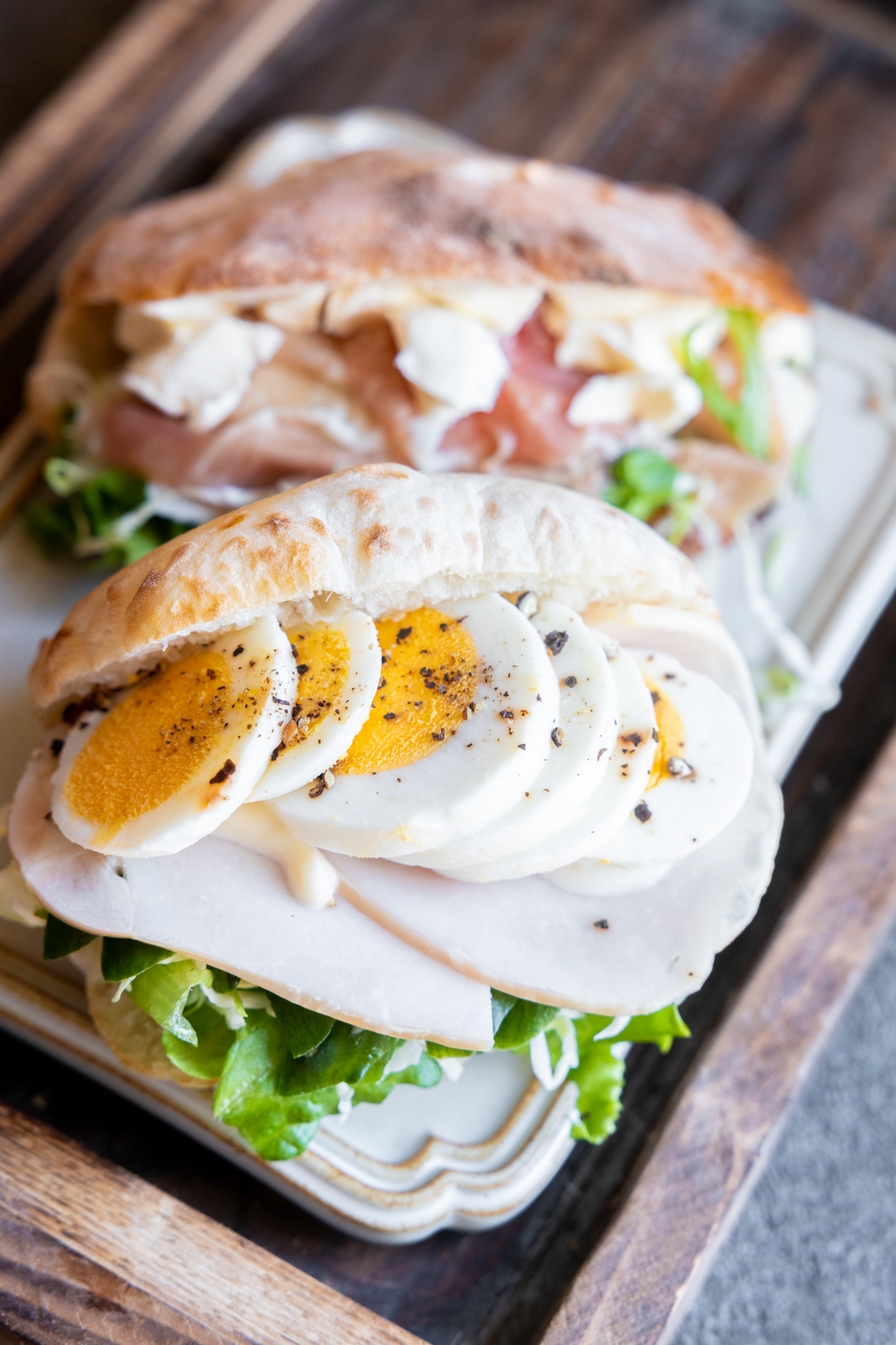 薪窯焼パンのサンド TIKU-のサンドイッチを食べてみた│はいしゃ