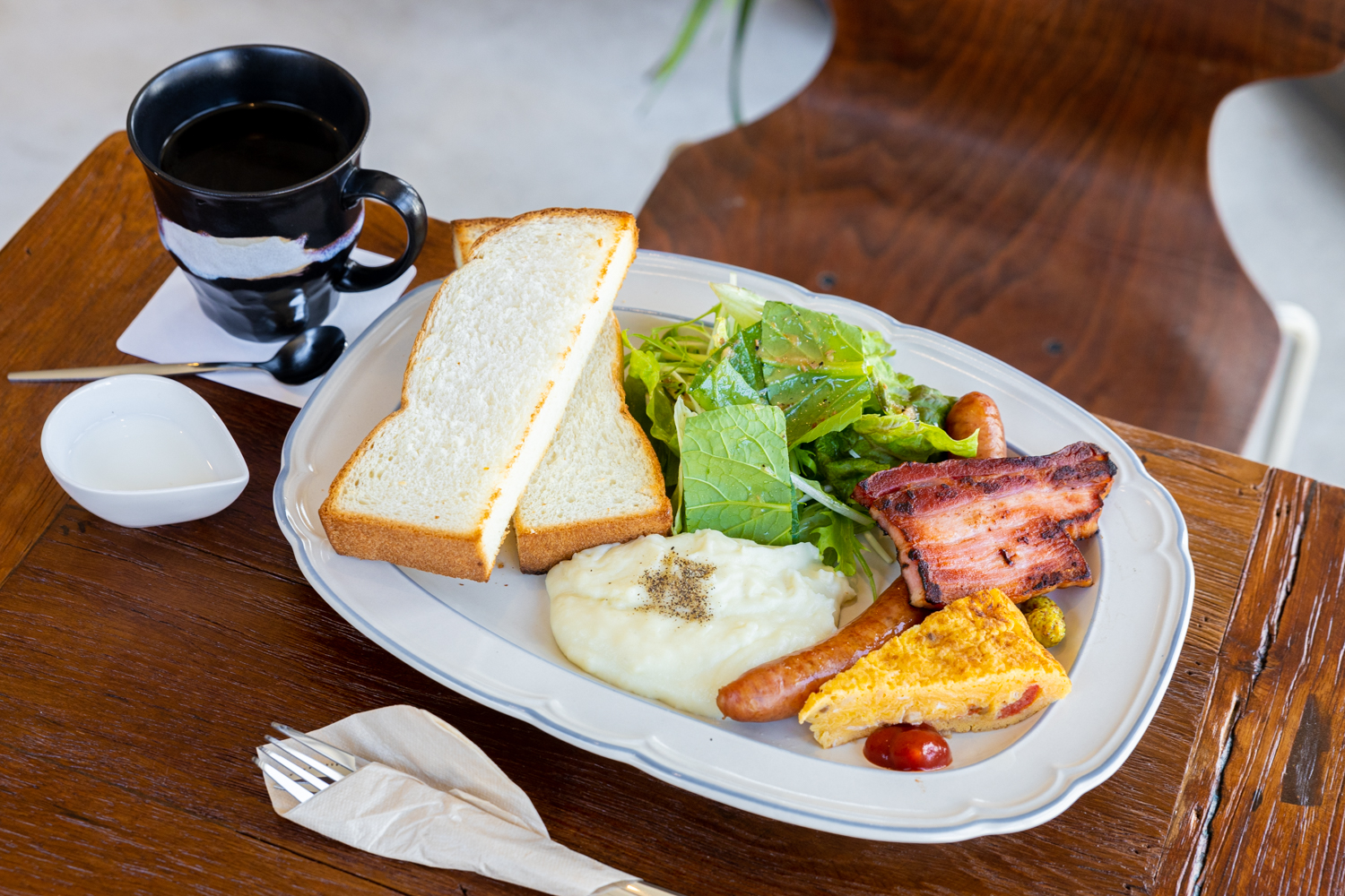 kitchen & cafe ツユハレでモーニングにイングリッシュブレックファーストを食べてみた│はいしゃの食べ歩き