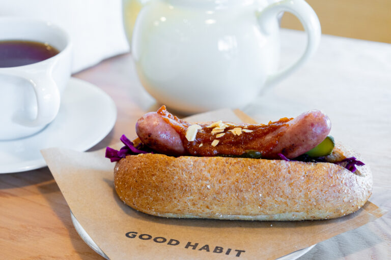 軽井沢から佐久へ移転オープンしたGOOD HABITでホットドッグを食べてみた 