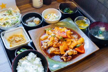 定食十八号でランチに揚げ鶏の甘酢定食を食べてみた│長野を食べ歩き