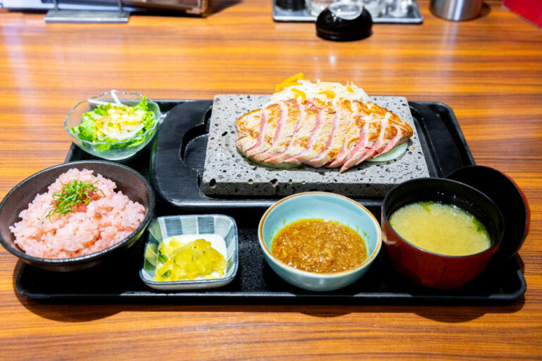 石焼ステーキ 贅 長野若槻店でランチにサーロインステーキランチを食べ