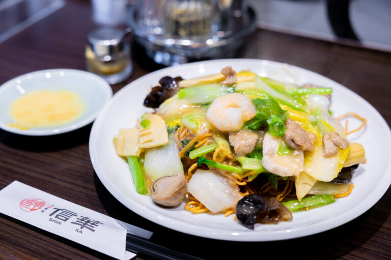 中華餐館 信華でランチに五目あんかけかた焼きそばを食べてみた│長野