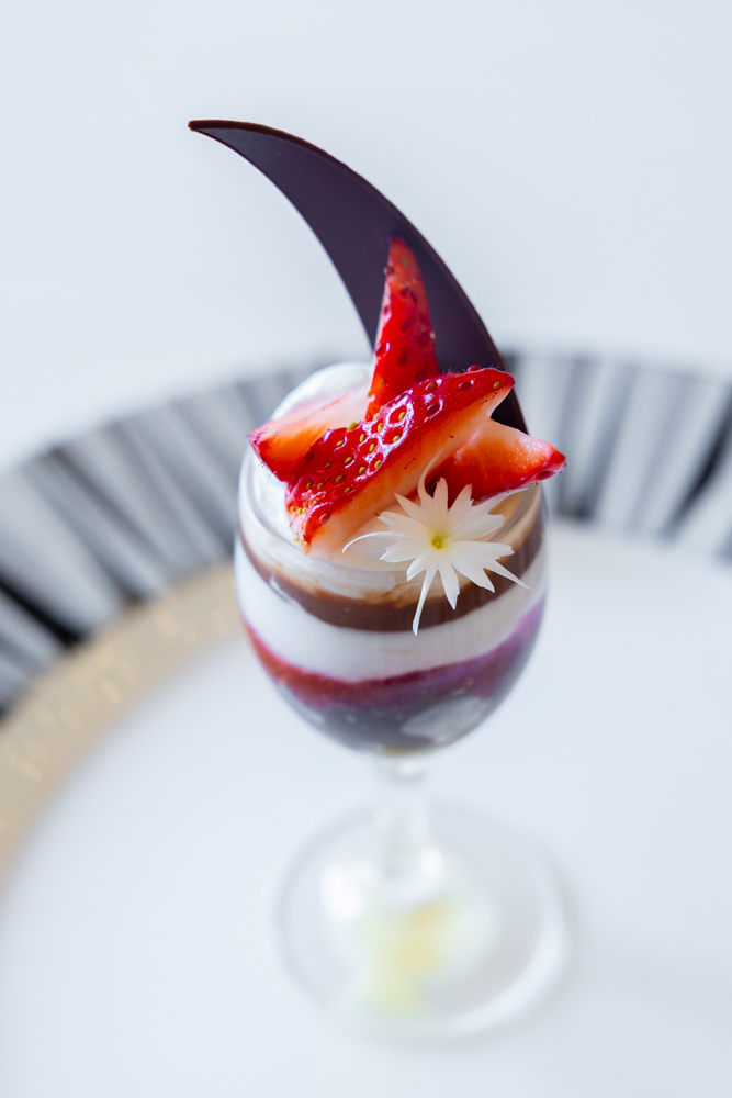 ホテル国際21のアフタヌーンティーを堪能！チョコレートとイチゴの夢の  