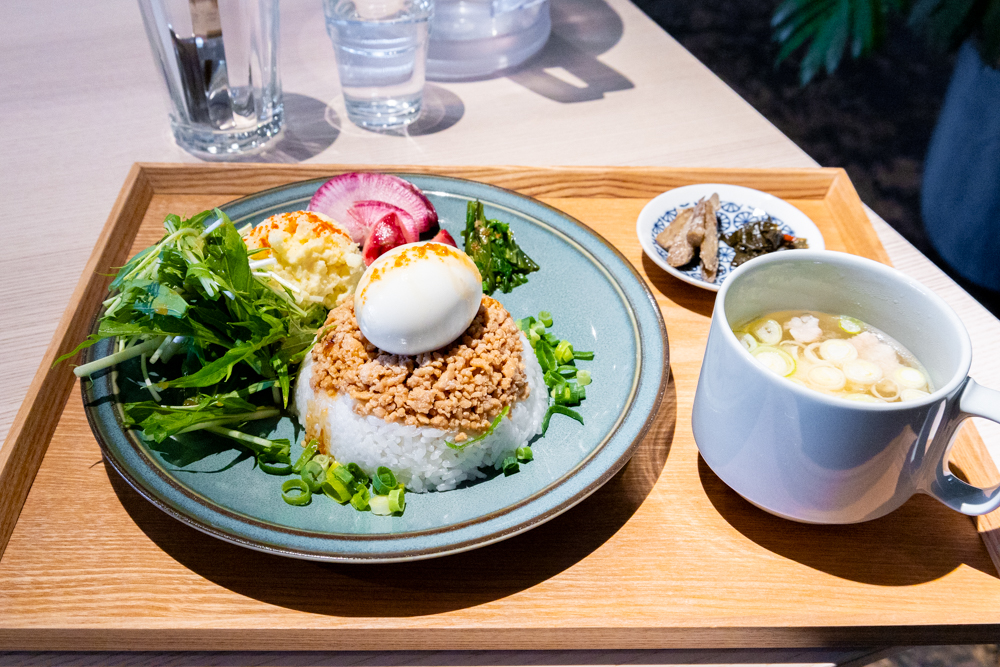 長野市吉田に現れた新星！昼はカフェ、夜は居酒屋の二刀流「KITCHEN