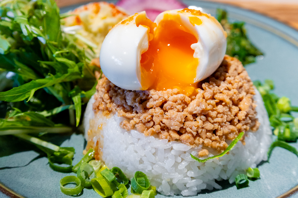 飯屋 長野市吉田に現れた新星！昼はカフェ、夜は居酒屋の二刀流「KITCHEN