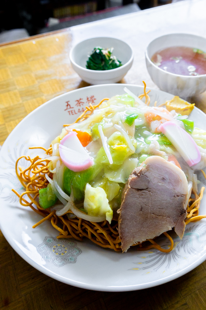 長野市】昭和レトロな中華料理店「五茶楼」で絶品！五目かた焼きそばを