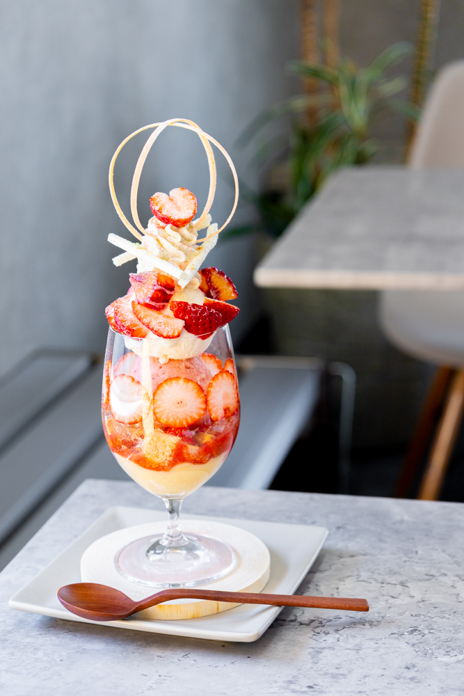 長野市】グラスリーバウクの3月限定「いちごパフェ」が想像をはるかに