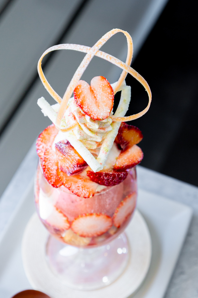 長野市】グラスリーバウクの3月限定「いちごパフェ」が想像をはるかに