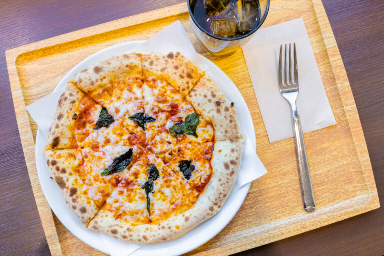 ナカノ ヒサエさん専用 長野市ランチ】某有名YouTuber就任で話題！宅配ピザなのにイートイン